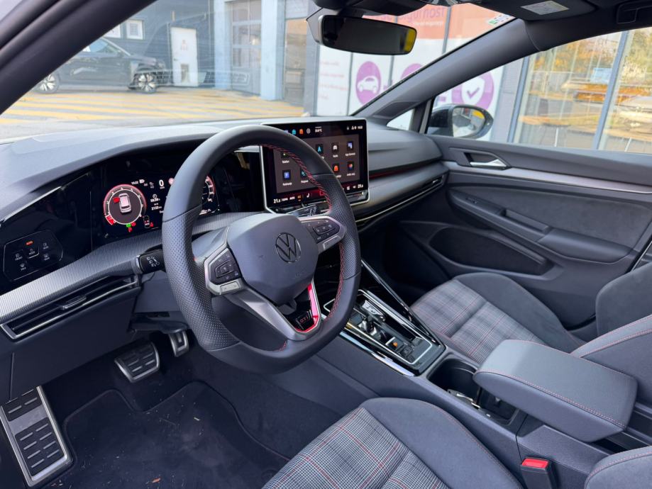 VW Golf 8.5 2.0 GTI DSG 195kw, fotografija 18