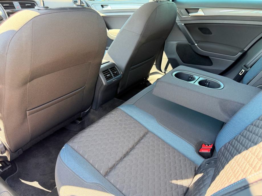 VW Golf 7 1,6 TDI IQ.Drive*LED*MRTVI KUT*NAVI*360 PARK SENZORI*, fotografija 17