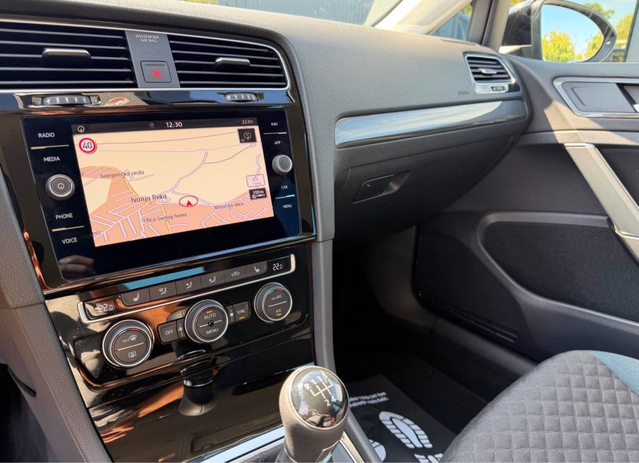 VW Golf 7 1,6 TDI IQ.Drive*LED*MRTVI KUT*NAVI*360 PARK SENZORI*, fotografija 16