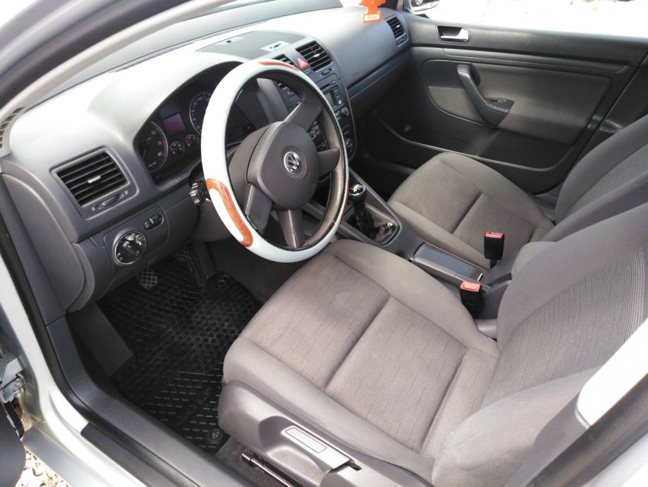 VW Golf V 1.6 FSI IZVRSNO STANJE!!!, 2003 god.