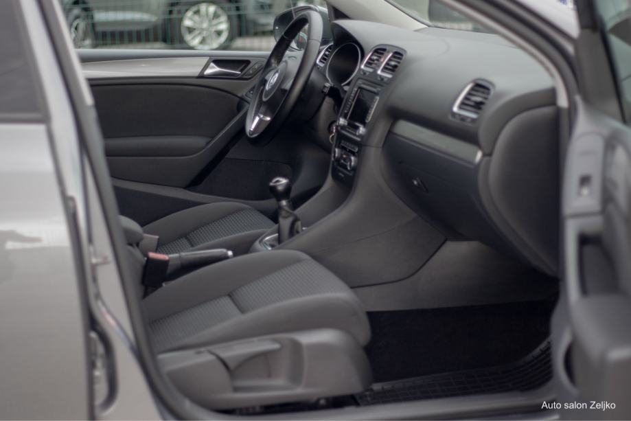 VW Golf VI 1.6 TDI automatska klima | navigacija | alu | registriran, fotografija 8