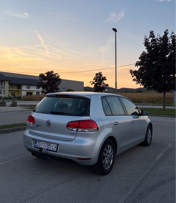 VW Golf VI 1,6 TDI, registriran godinu dana, 5850€, fotografija 3