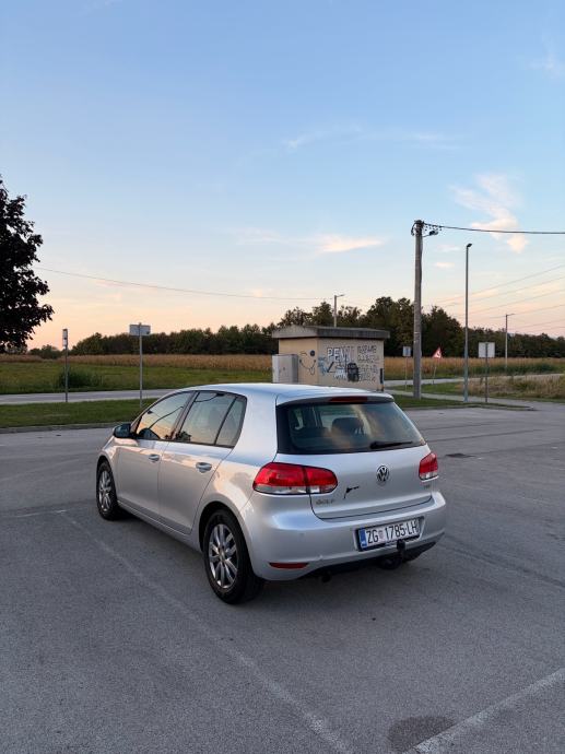 VW Golf VI 1,6 TDI, registriran godinu dana, 5850€, fotografija 4