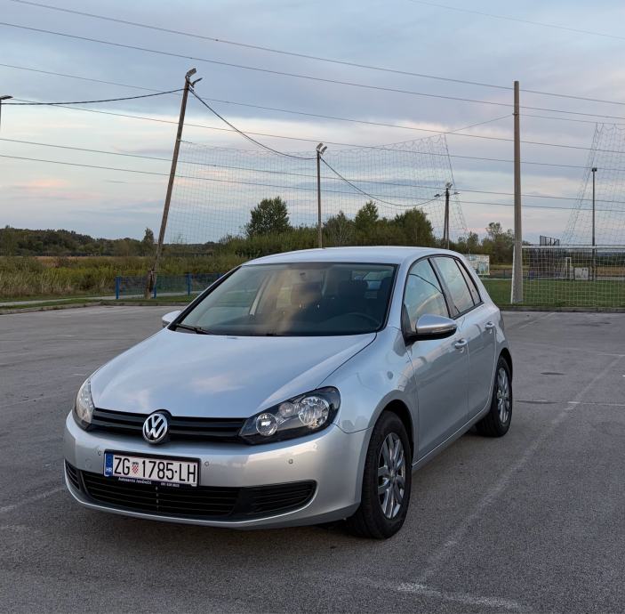 VW Golf VI 1,6 TDI, registriran godinu dana, 5850€, fotografija 2