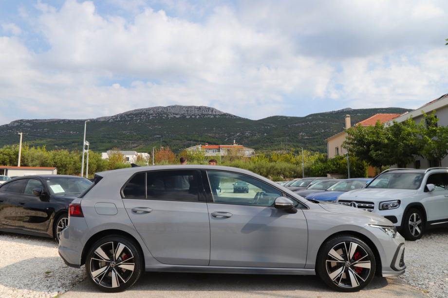 VW Golf VIII 1.4 TSI eHybrid GTE DSG-Tiptronik -IQ.LIGHT- VIRTUAL, fotografija 2