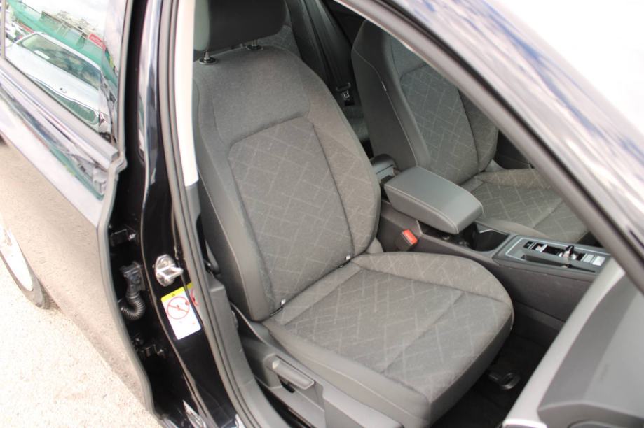 VW Golf VIII 2.0 TDi DSG *LED, NAVIGACIJA, KAMERA*, fotografija 12