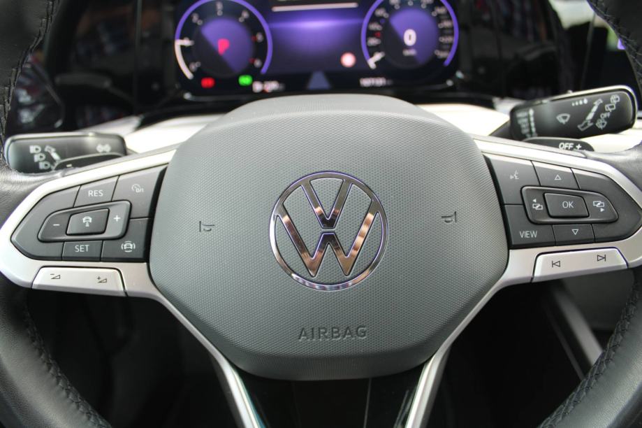 VW Golf VIII 2.0 TDi DSG *LED, NAVIGACIJA, KAMERA*, fotografija 16