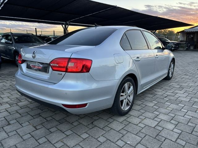 VW Jetta 1,6 TDI Highline Led Xenon Navi Alu Reg do 07.2027!!!, fotografija 6
