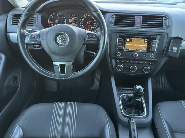 VW Jetta 1,6 TDI Highline Led Xenon Navi Alu Reg do 07.2027!!!, fotografija 15