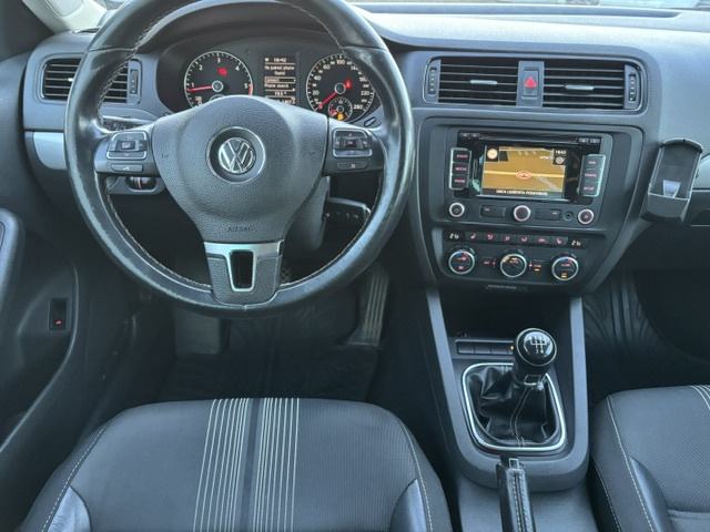 VW Jetta 1,6 TDI Highline Led Xenon Navi Alu Reg do 07.2027!!!, fotografija 16