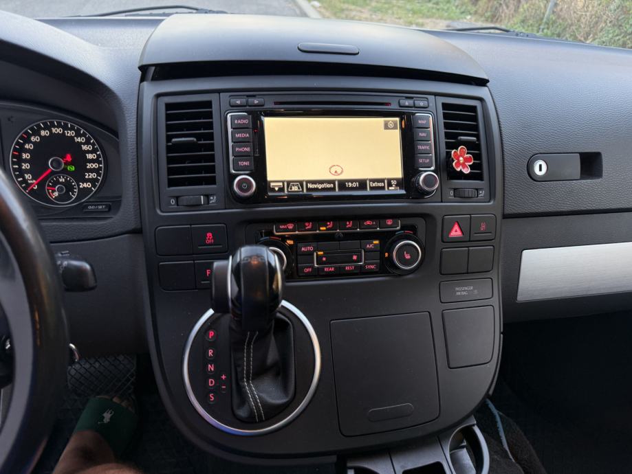 VW Multivan 2.0 BI-TDI MATCH 180 KS 7 SJEDALA DSG AUTOMATIK VIP ! STOL, fotografija 9