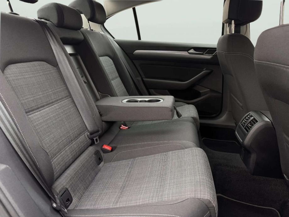 VW PASSAT 1,5 TSI **FULL SERVISNA** 1.VL**U PDV-U**, fotografija 12
