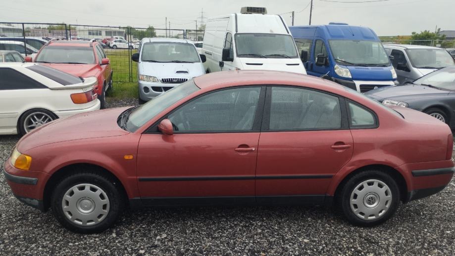 VW Passat 1,6, pogled izvana - slika 4