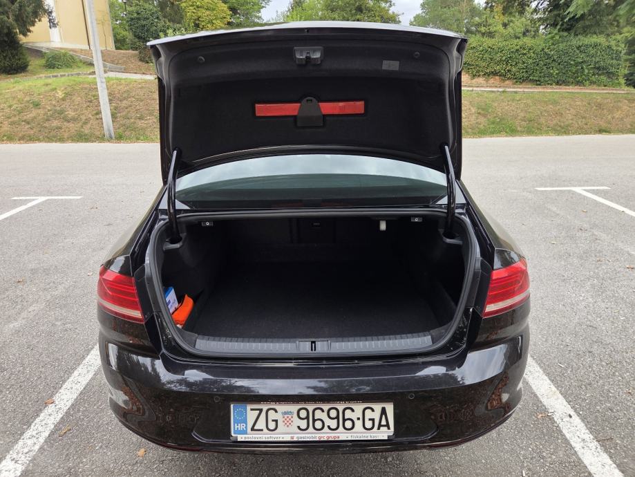 VW Passat 1,6 TDI, 1.vlasnik, 2016.g., fotografija 9