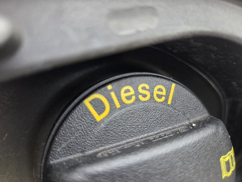 VW Passat 1,6 TDI, 1.vlasnik, 2016.g., fotografija 19