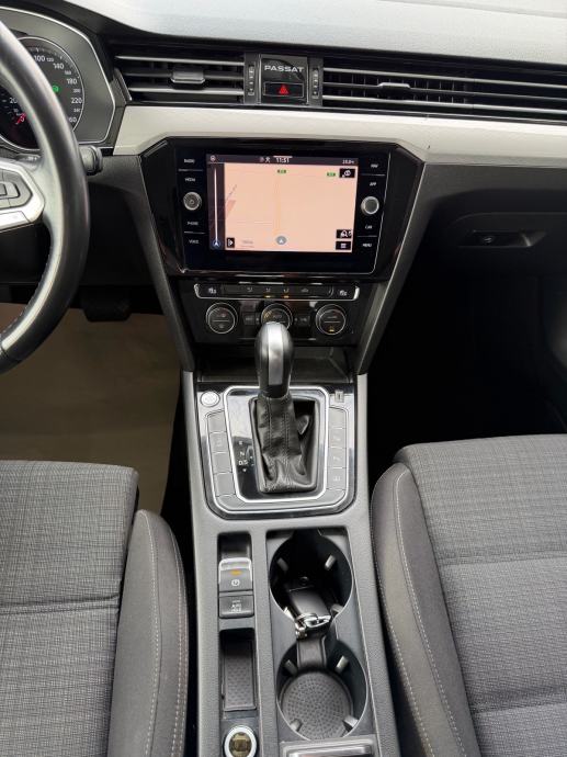 VW Passat 1,6 TDI automatik reg:7/2027, fotografija 19