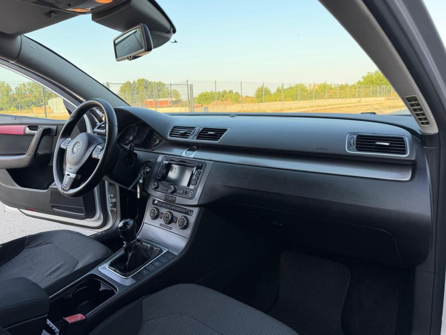 VW Passat 1,6 TDI BMT, fotografija 13