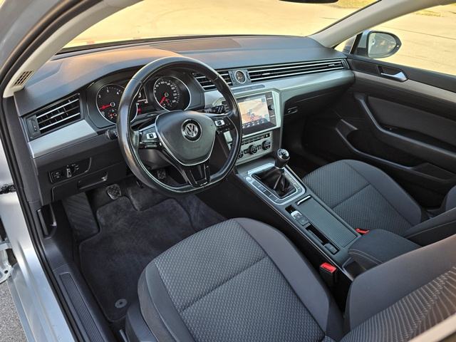 VW PASSAT 1.6 TDI-NAVI-TEMPO-PARK PILOT-PDC-1VL-POTVRDA KM-KAO NOV, fotografija 11