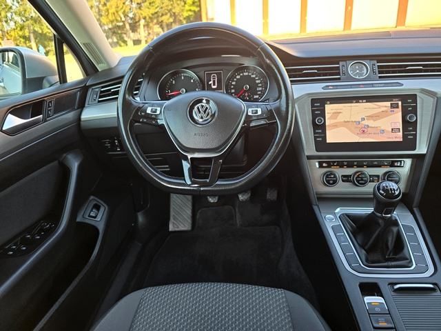 VW PASSAT 1.6 TDI-NAVI-TEMPO-PARK PILOT-PDC-1VL-POTVRDA KM-KAO NOV, fotografija 12