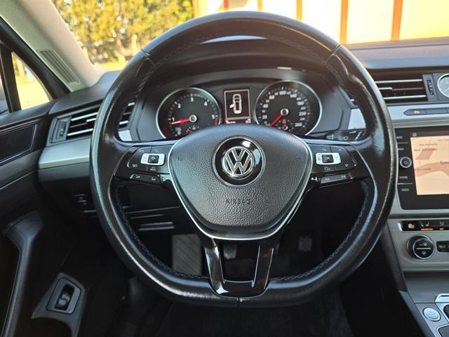 VW PASSAT 1.6 TDI-NAVI-TEMPO-PARK PILOT-PDC-1VL-POTVRDA KM-KAO NOV, fotografija 15