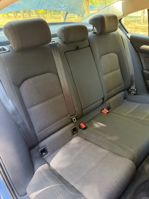 VW Passat 1,6 TDI TEMPOMAT, NAVI, KAMERA, VELIKI SERVIS, fotografija 14