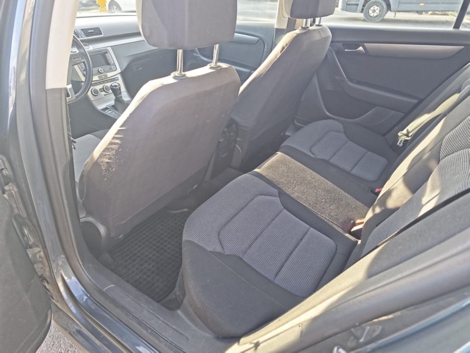 VW Passat 1.6 TDI 2012. • 291.000 km • 2 KLJUČA • SERVISNA KNJIŽICA, fotografija 8