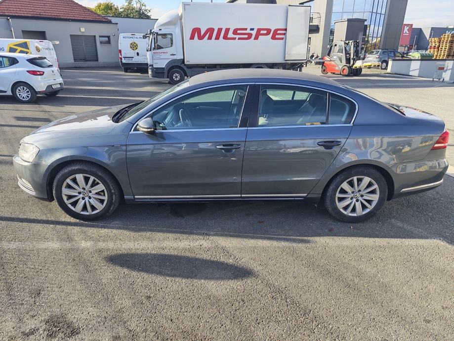 VW Passat 1.6 TDI 2012. • 291.000 km • 2 KLJUČA • SERVISNA KNJIŽICA, fotografija 2