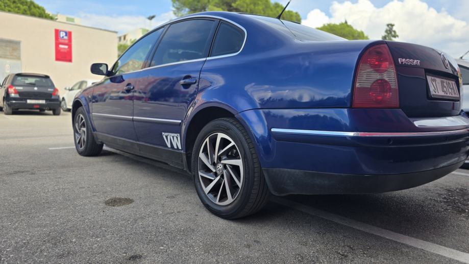 VW Passat 1,9 TDI HIGH LINE 96KW/ XENON - PRILIKA!!!+SET FELGE/GUMA, fotografija 8