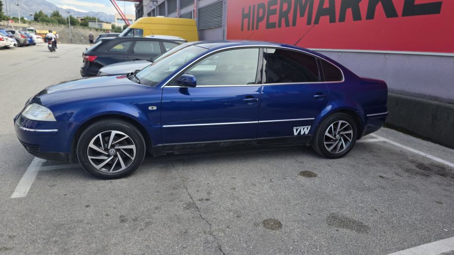 VW Passat 1,9 TDI HIGH LINE 96KW/ XENON - PRILIKA!!!+SET FELGE/GUMA, fotografija 7