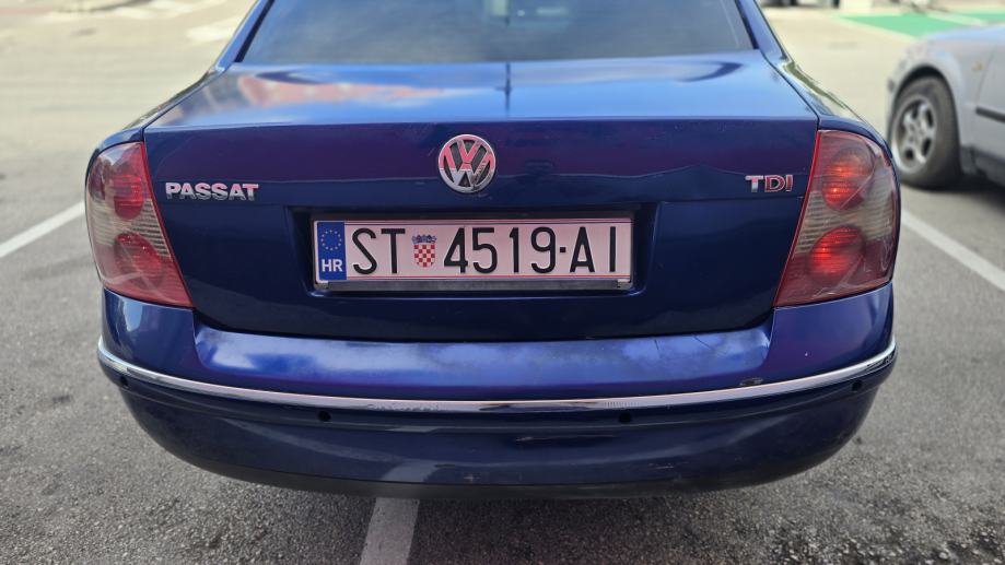 VW Passat 1,9 TDI HIGH LINE 96KW/ XENON - PRILIKA!!!+SET FELGE/GUMA, fotografija 9