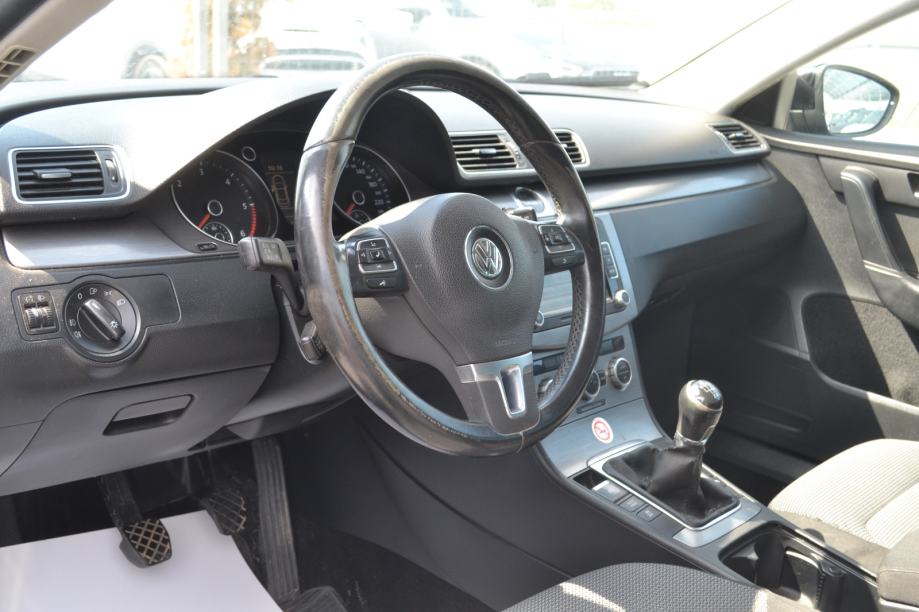 VW Passat 2,0 TDI *** 1. VLASNIK *** SERVISNA *** MOTOR ODLIČAN, fotografija 9