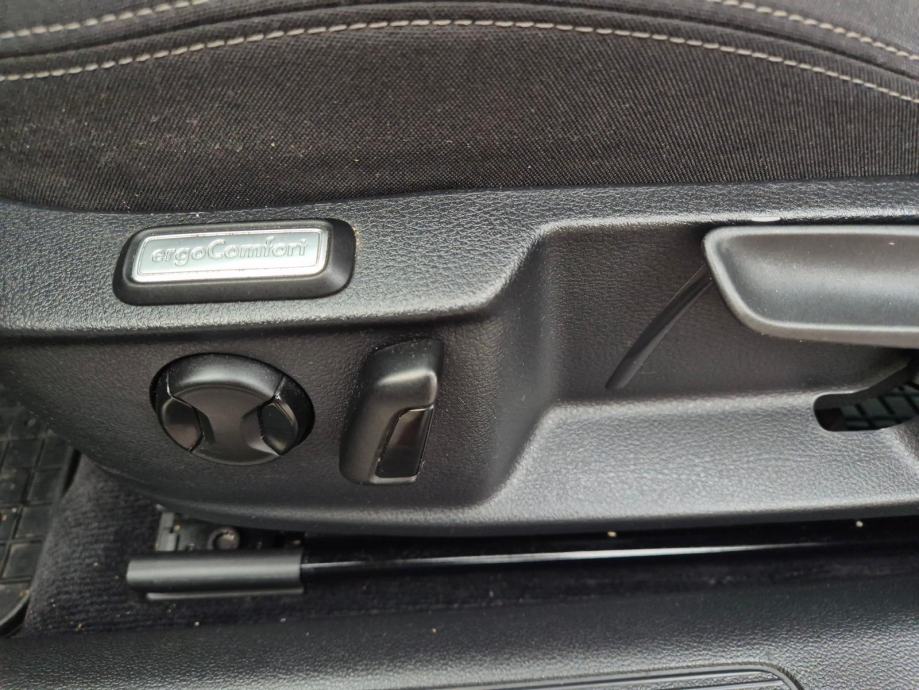 VW Passat 2,0 TDI automatik, fotografija 12