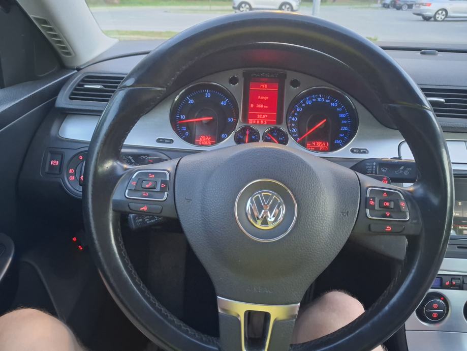 VW Passat 2,0 TDI DSG HIGHLINE, fotografija 13