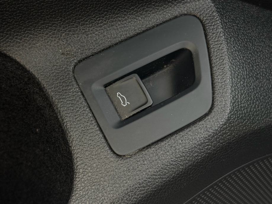 VW Passat 2,0 TDI Automatik TOP Stanje, FULL Oprema,, fotografija 11