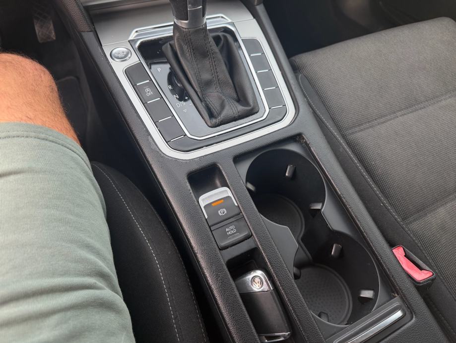 VW Passat 2,0 TDI Automatik TOP Stanje, FULL Oprema,, fotografija 16