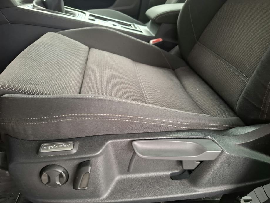 VW Passat 2,0 TDI BMT ALU NAVI 2xPDC KAMERA PANORAMA ACC GARANCIJA, fotografija 16