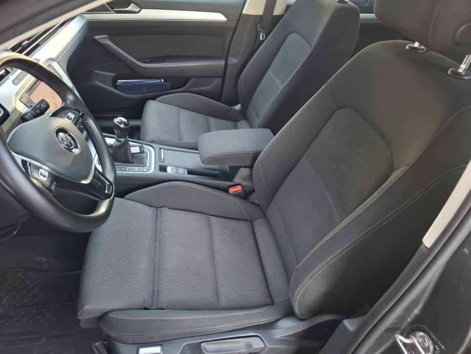 VW Passat 2,0 TDI BMT ALU NAVI 2xPDC KAMERA PANORAMA ACC GARANCIJA, fotografija 9