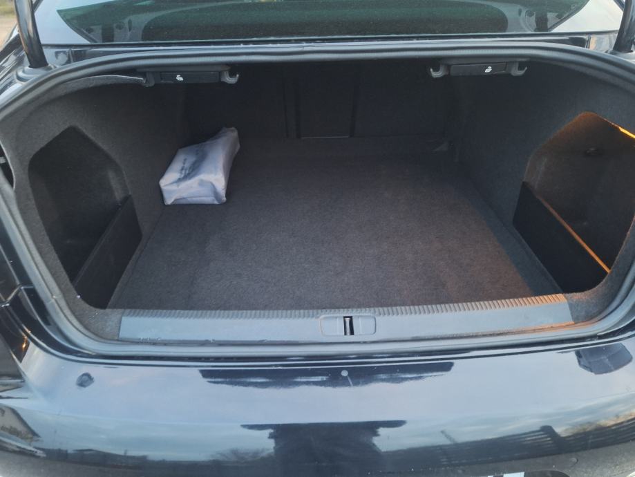 VW Passat 2,0 TDI BMT automatik, fotografija 14