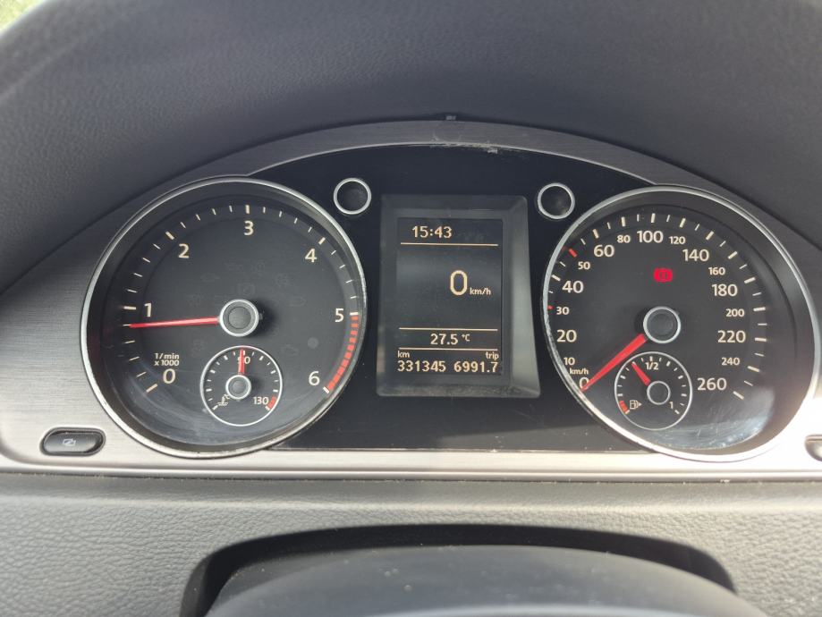 VW Passat 2,0 TDI BMT, fotografija 9