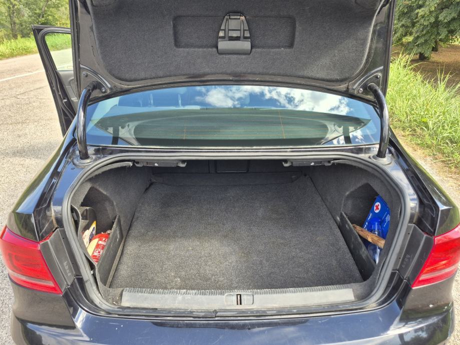 VW Passat 2,0 TDI BMT, fotografija 12