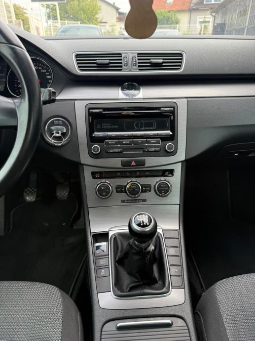 VW Passat 2,0 TDI BMT, fotografija 11