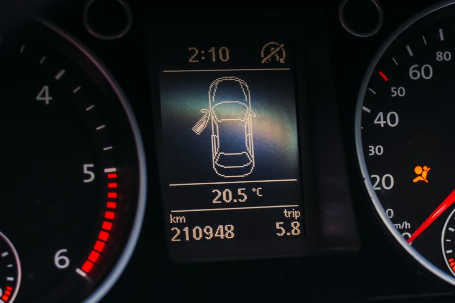 VW Passat 2,0 TDI BMT, fotografija 5