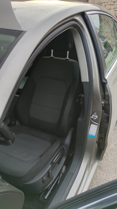 VW Passat 2,0 TDI BMT, fotografija 6