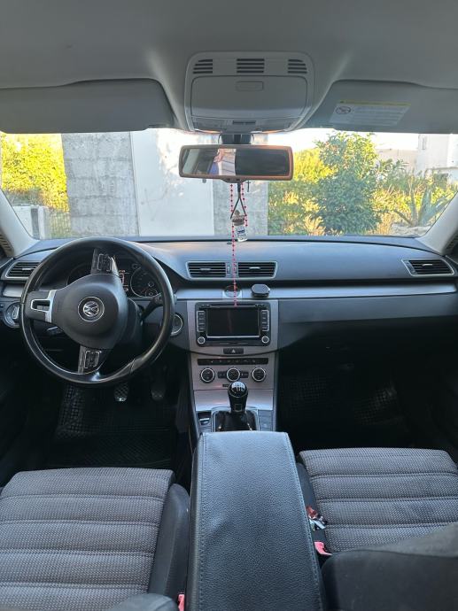 VW Passat 2,0 TDI BMT, fotografija 8