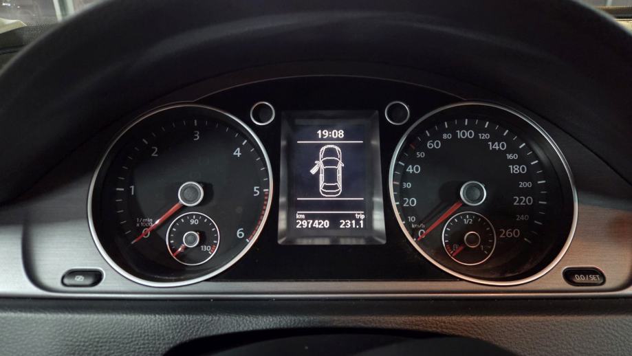 VW Passat 2,0 TDI BMT, fotografija 8