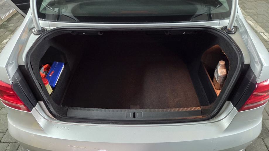 VW Passat 2,0 TDI BMT, fotografija 11
