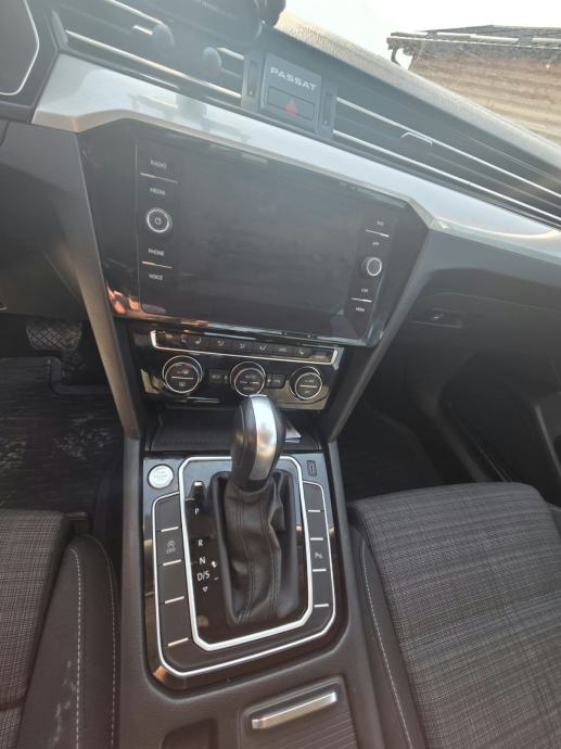 VW Passat 2,0 TDI DSG 110 KW, 6/2020, 123 000 km, fotografija 5