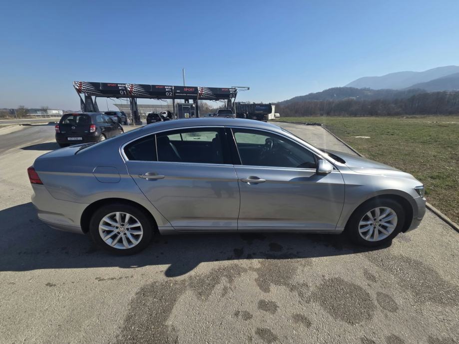 VW Passat 2,0 TDI DSG 110 KW, 6/2020, 123 000 km, fotografija 8