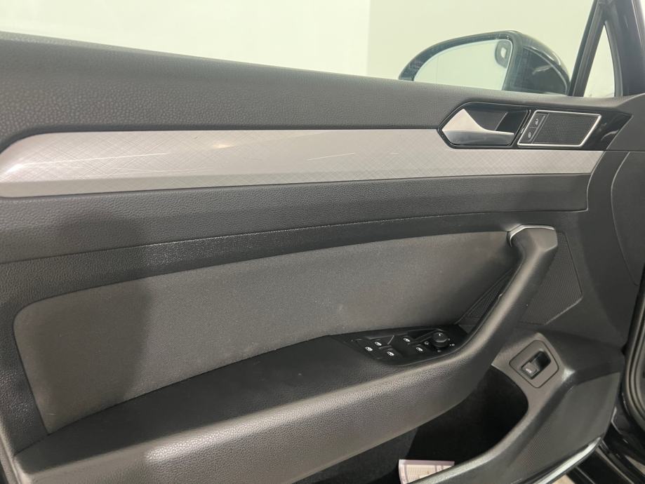 VW Passat 2.0 TDI DSG BUSINESS, fotografija 13