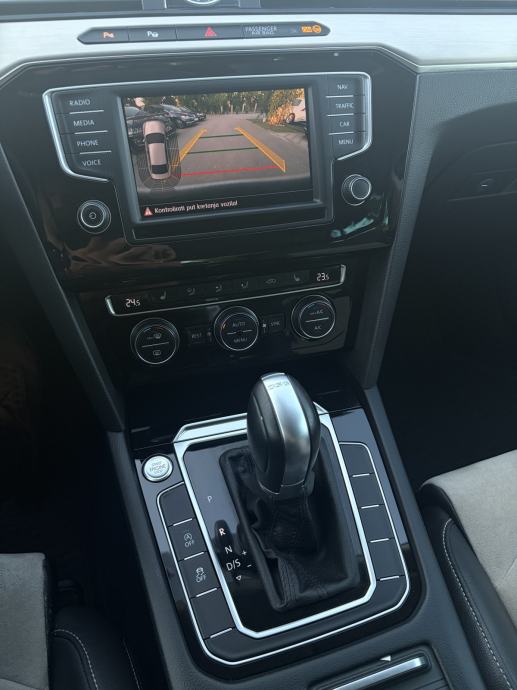 VW Passat 2,0 TDI DSG Highline *1.vlasnik* *Servisna VW* *Jamstvo*, fotografija 18